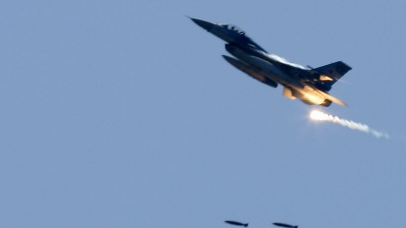 Turecko bombardovalo kurdské síly v Iráku a Sýrii